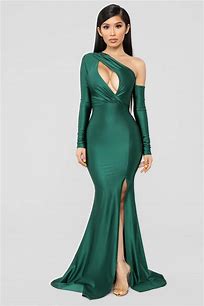 0120 SIZE:S FASHION NOVA HUNTER GREEN "PRETTY HURTS" GROWN W/BACK CONCEALED ZIPPER, DYNAMIC NECKLINE, THIGH SPLIT, ONE SHOULDER REVEAL AND MERMAID HEM NWT RTL:$59.99