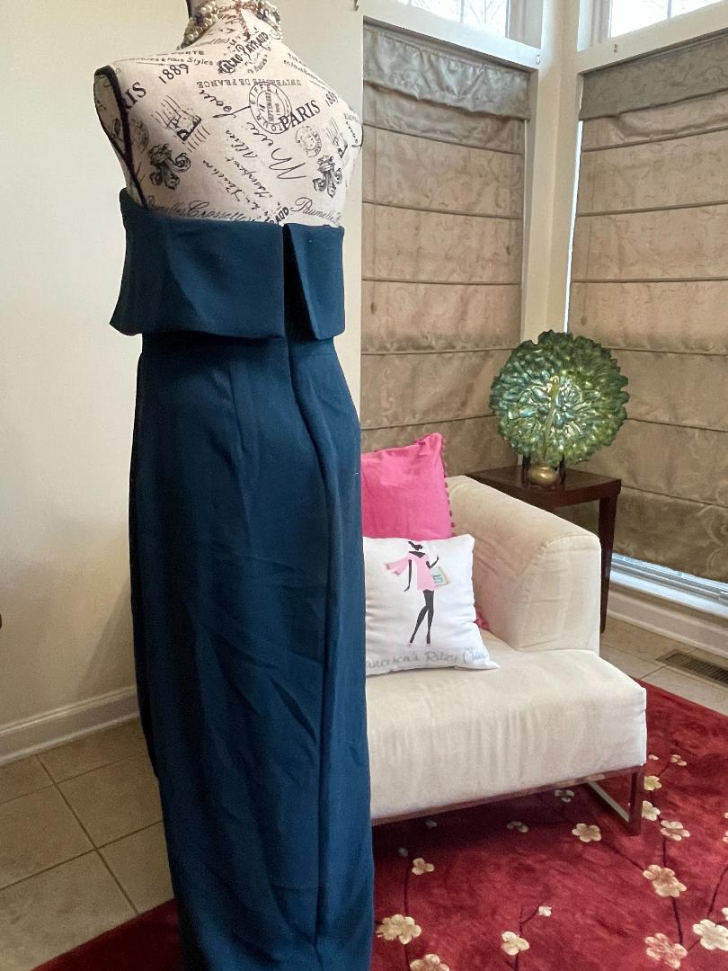 0929 SIZE: 10 XSCAPE FOREST GREEN STRAPLESS GOWN WITH TULIP BODICE AND SPLIT LEG SKIRT NWT RTL:$209.00