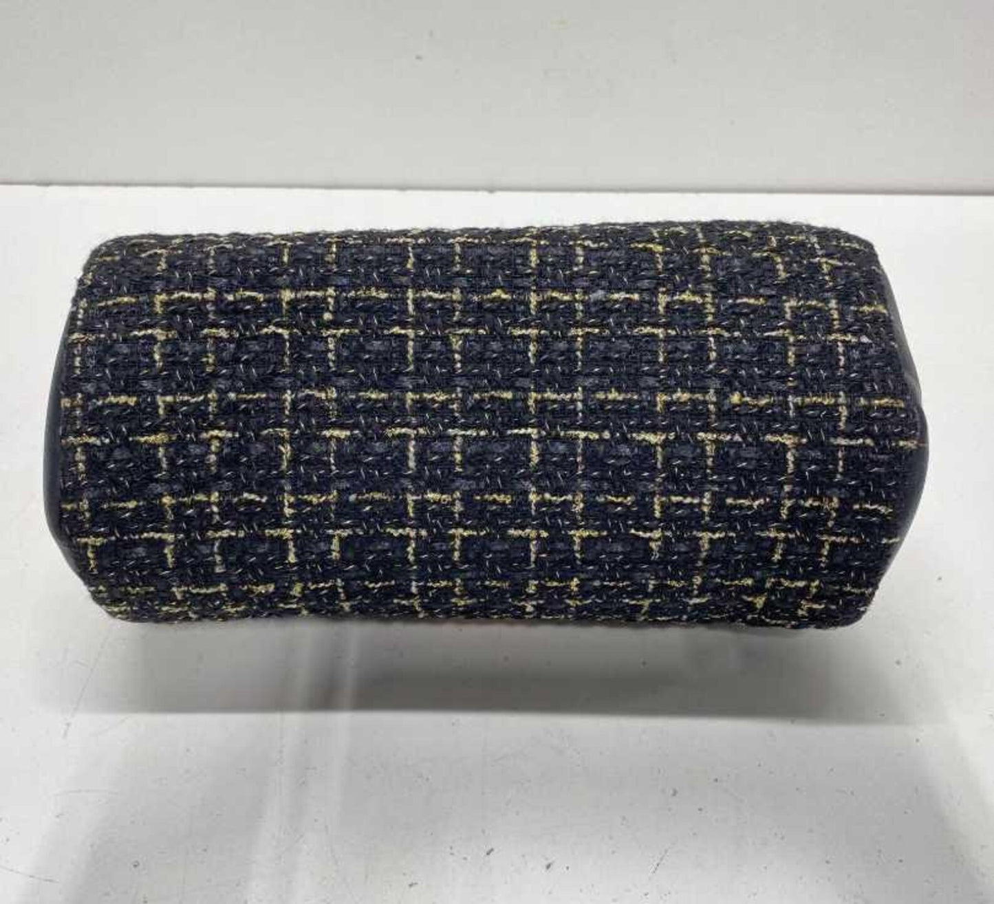 0613 BADGLEY MISCHKA NEW YORK BLACK&GOLD TWEED PLAID CROSSBODY W/GOLD HARDWARE AND OPEN INTERIOR