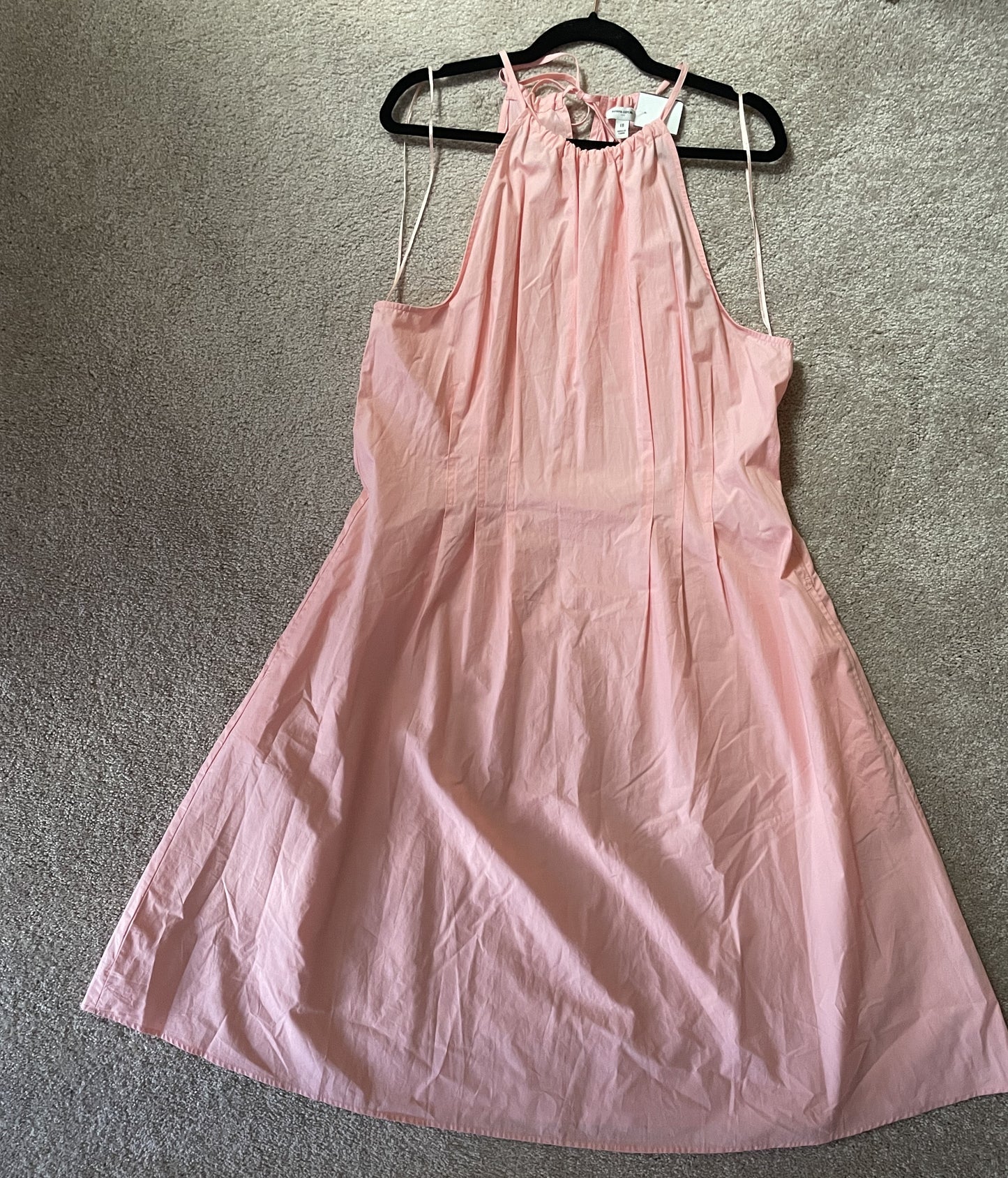 0809 SIZE:18 BANANA REPUBLIC BLUSH SLVLSS SUMMER DRESS W/GATHERED HIGH NECK, BACK TIE, SIDE ZIPPER CLOSURE, AND POCKETS RTL:$140.00