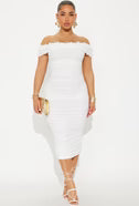 0525 SIZE:S FASHION NOVA WHITE RUCHED BODYCON DRESS W/ROSETTES AT SHOULDER AND CONCEALED BACK ZIPPER CLOSURE NWOT RTL:$59.99