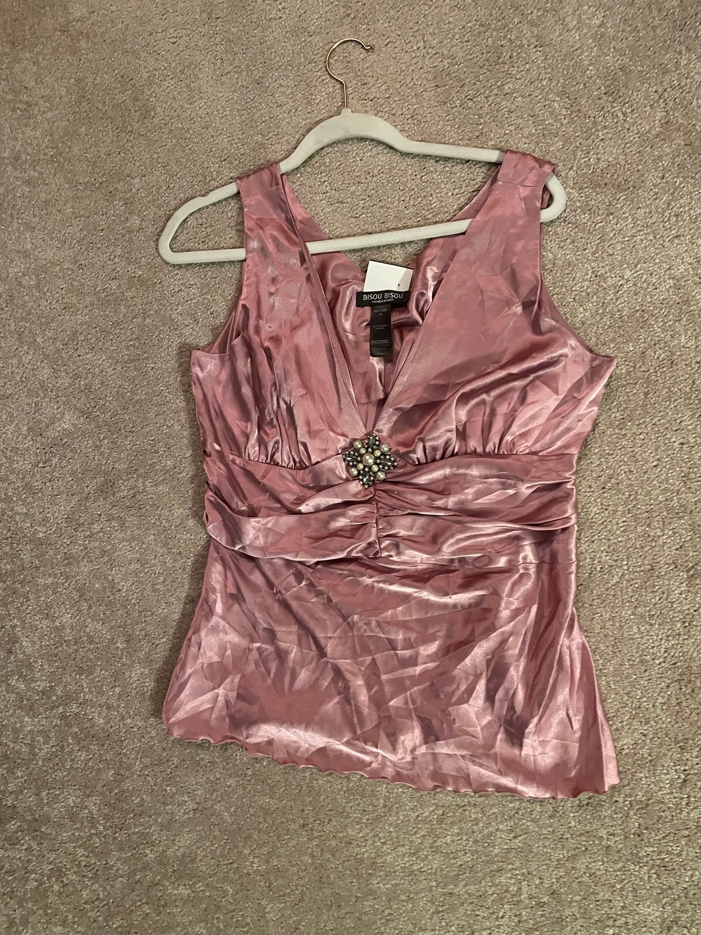 0809 SIZE:14 BISOU BISOU BLUSH SLVLSS BLOUSE W/V-NECK, RUCHED BODICE, PEARL&RHINESTONE MEDALLION, AND SATEEN FINISH