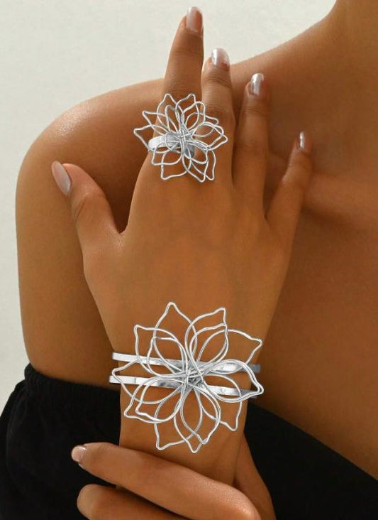 0412 SILVER EXAGGERATED FLORAL TWO-PIECE SET: CUFF AND ADJUSTABLE RING